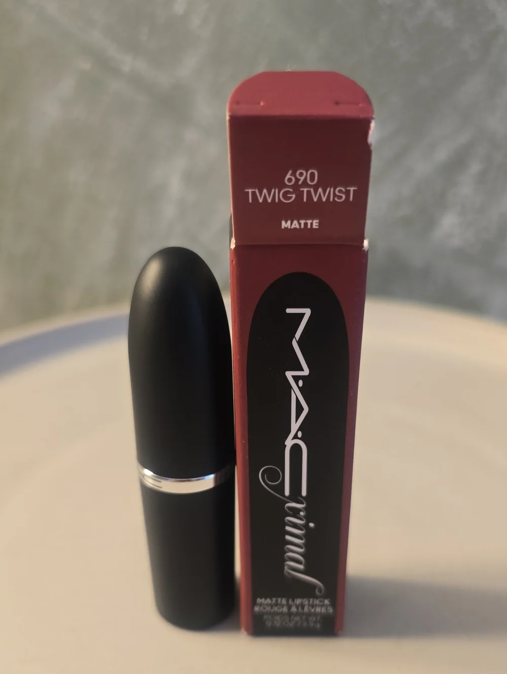 MAC Cosmetics Matte Lipstick in Warm Rose Brown 690 Twig Twist New